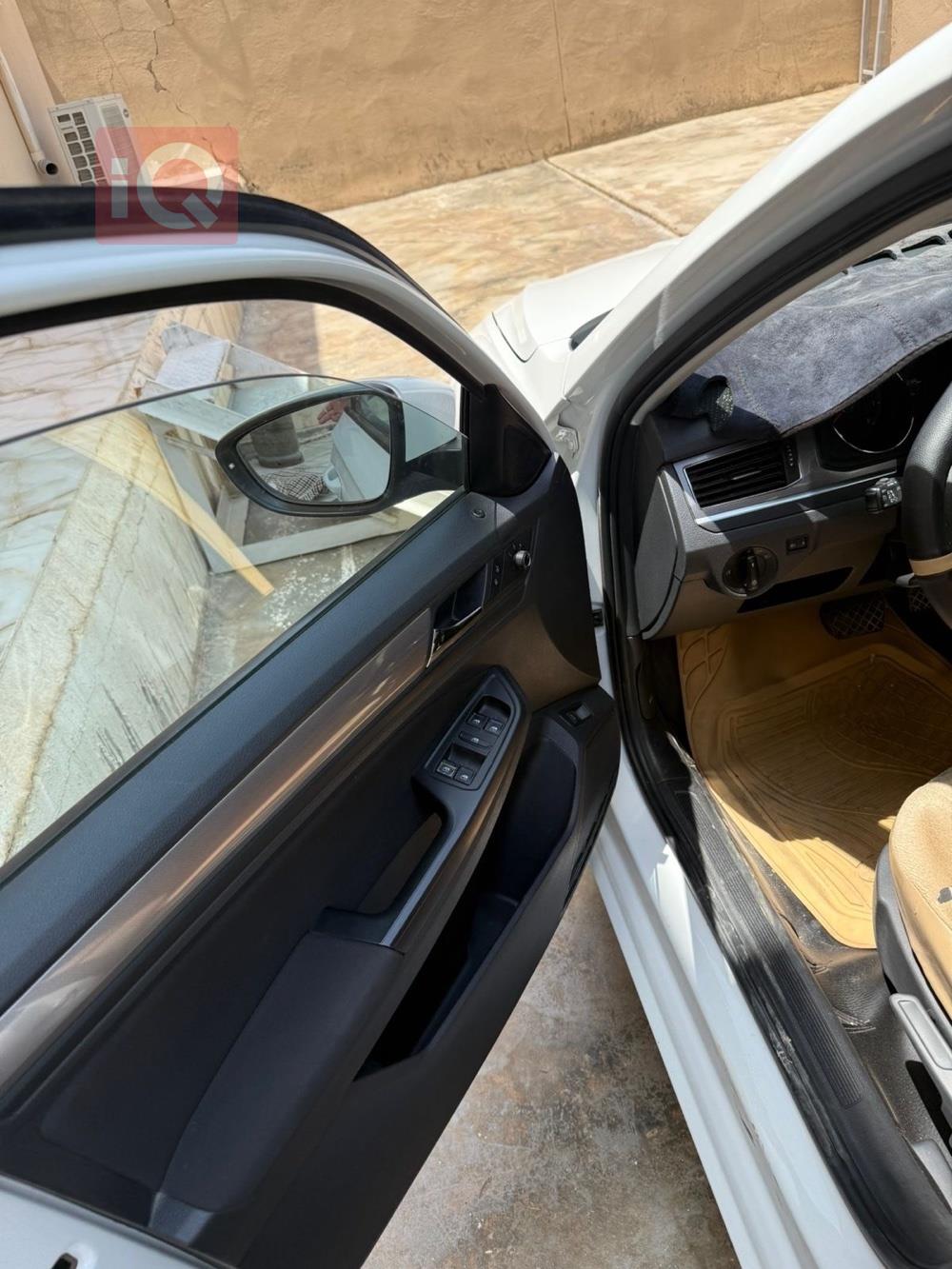 فولكسفاغن بورا